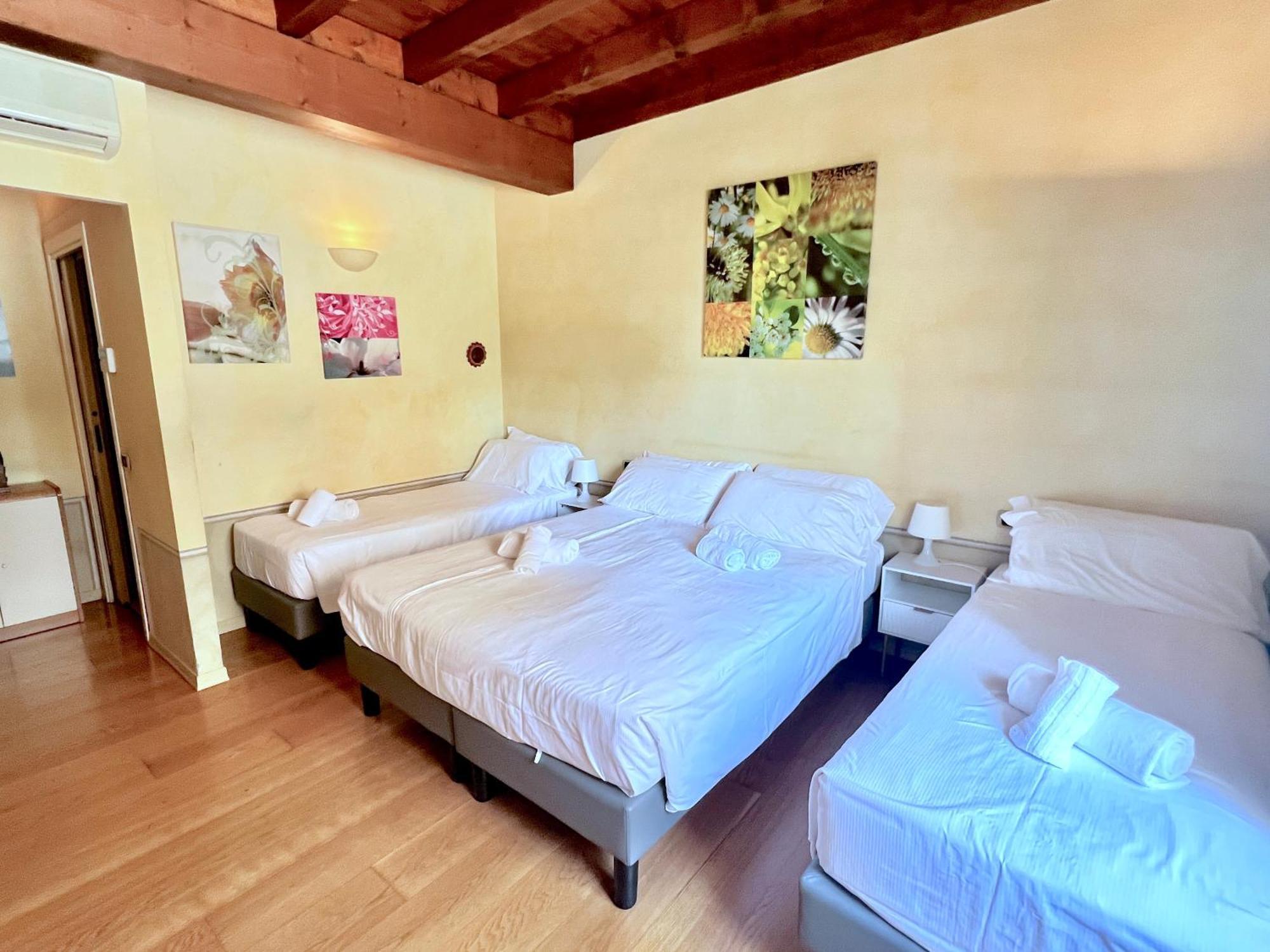 Residence Corte Ferrari -Ciao Vacanze- Moniga del Garda Dış mekan fotoğraf