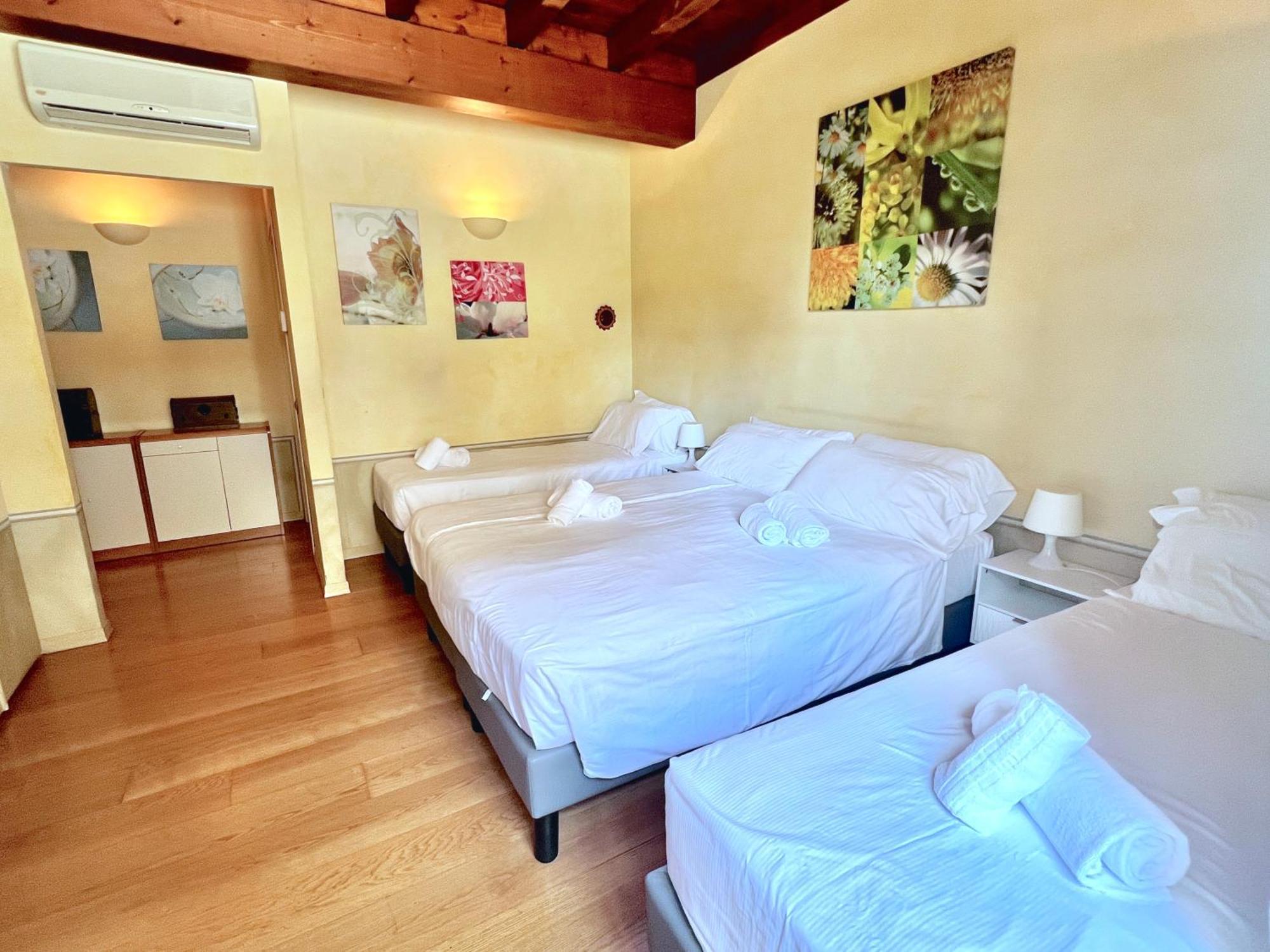 Residence Corte Ferrari -Ciao Vacanze- Moniga del Garda Oda fotoğraf