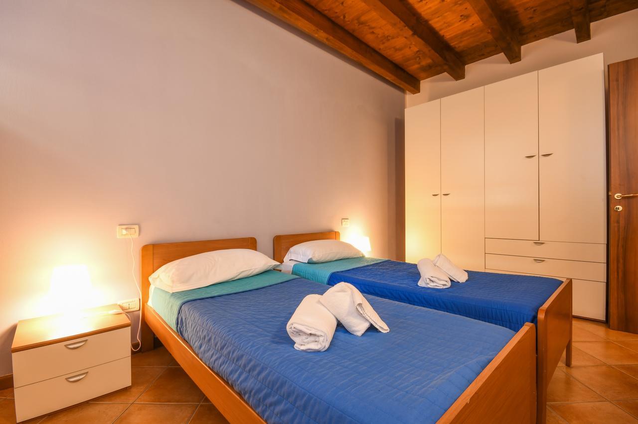 Residence Corte Ferrari -Ciao Vacanze- Moniga del Garda Dış mekan fotoğraf